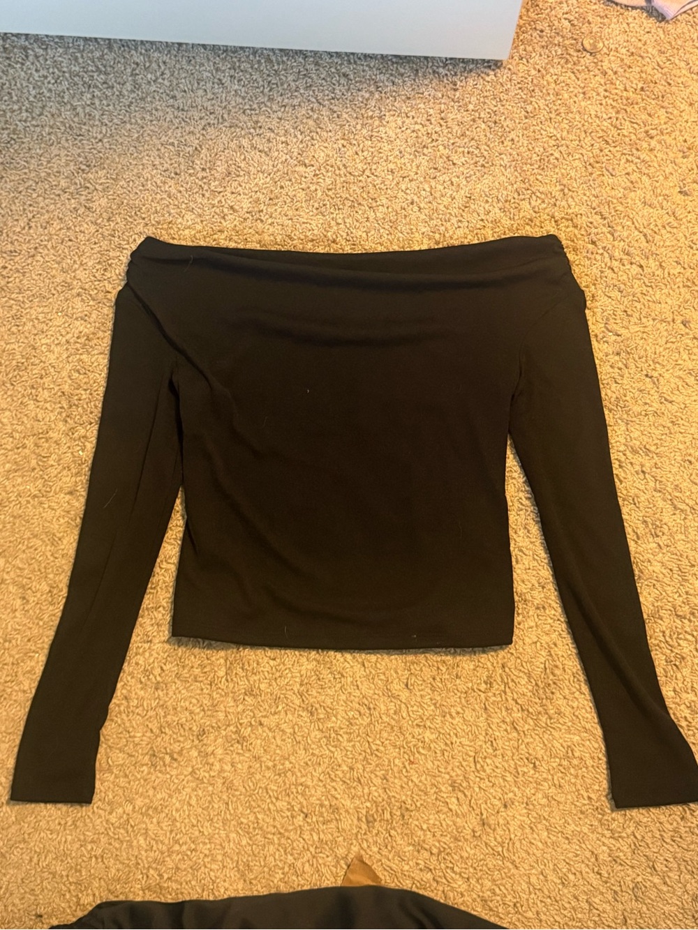 Black Off-the-Shoulder Rib Top - Picture 3 of 3